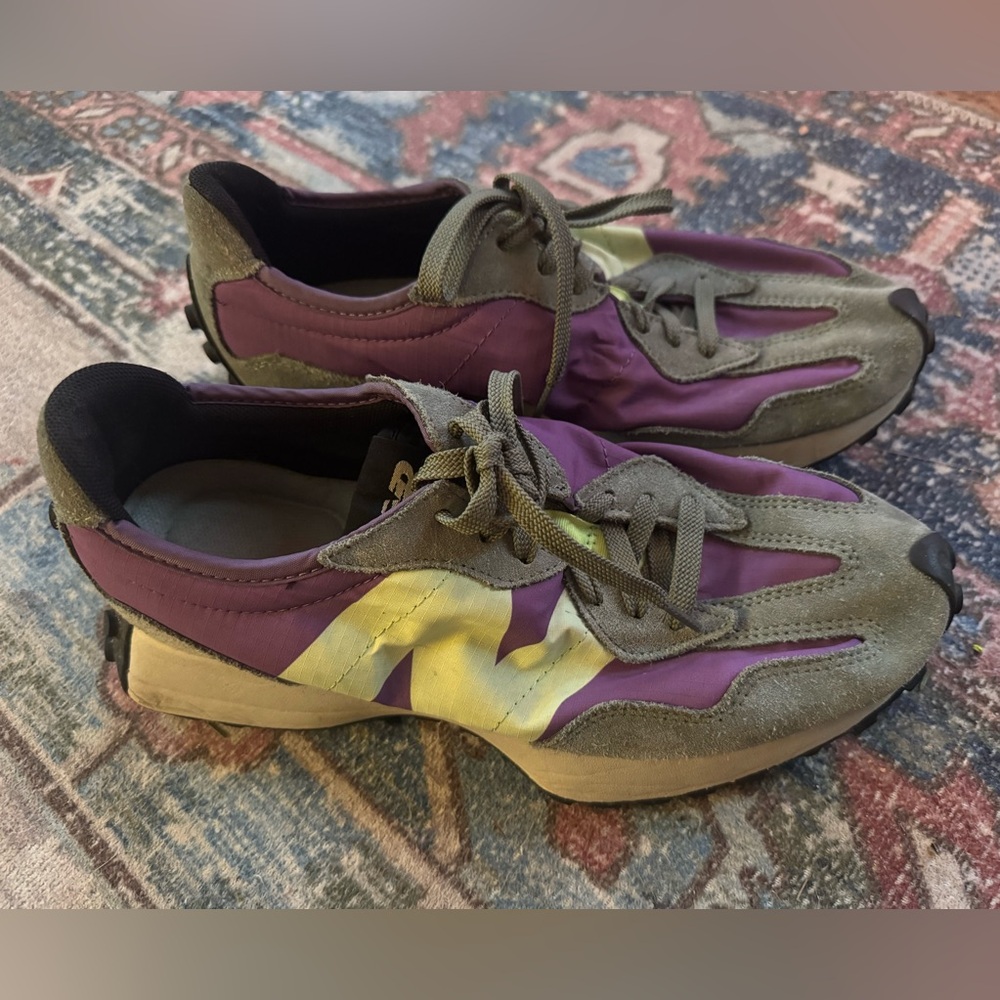 New Balance 327 sneakers